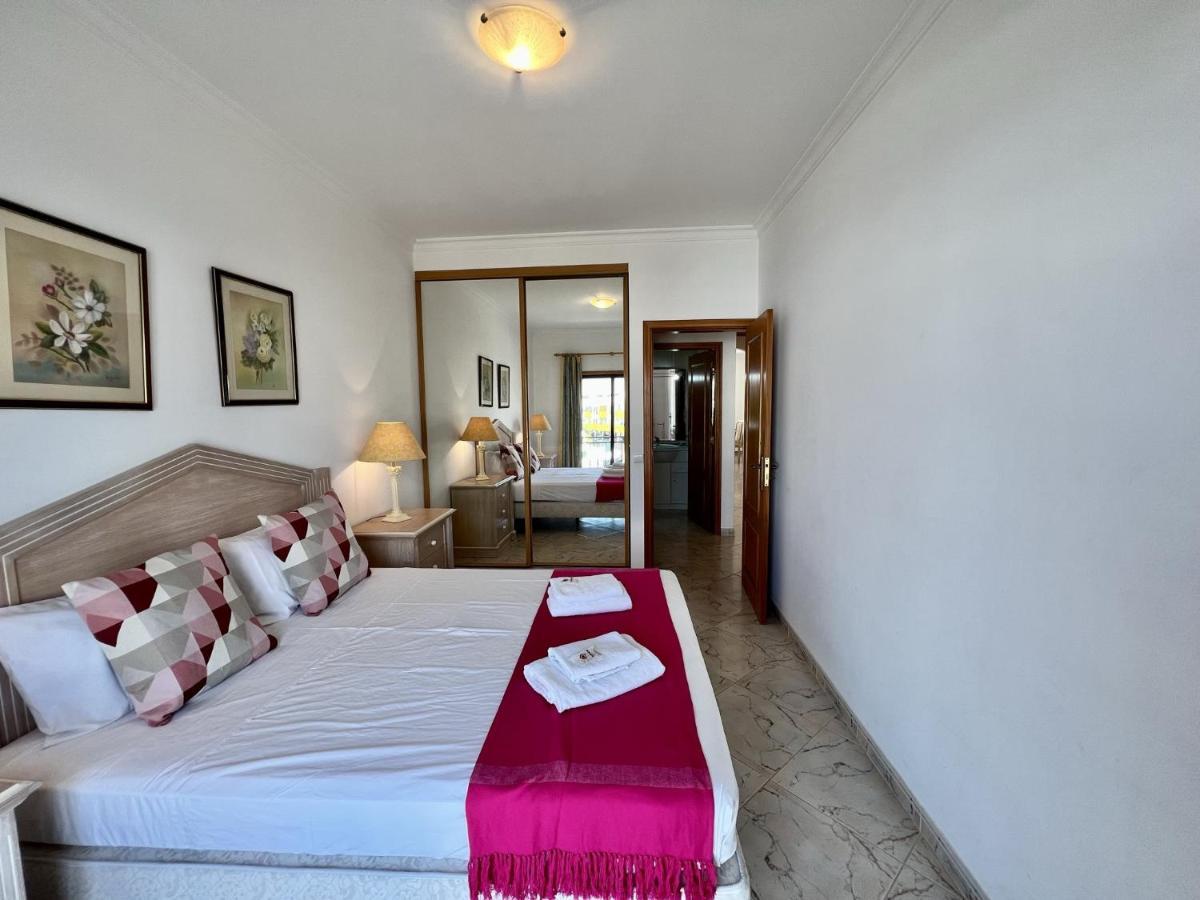 Quarteira Elegant With Pool By Homing Apartman Kültér fotó