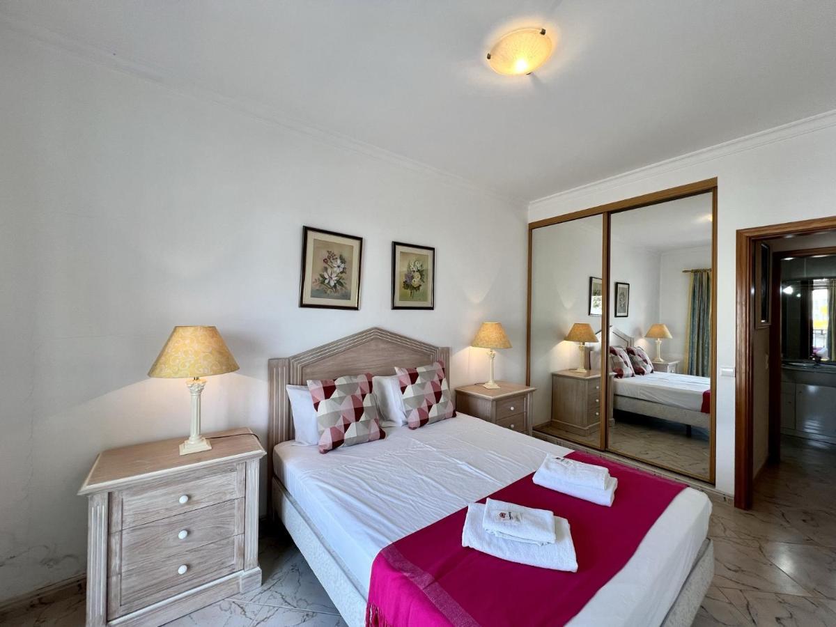 Quarteira Elegant With Pool By Homing Apartman Kültér fotó