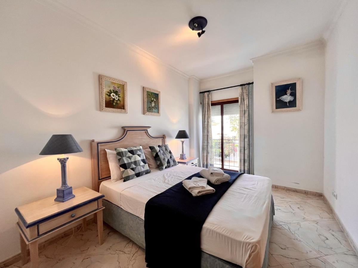 Quarteira Elegant With Pool By Homing Apartman Kültér fotó