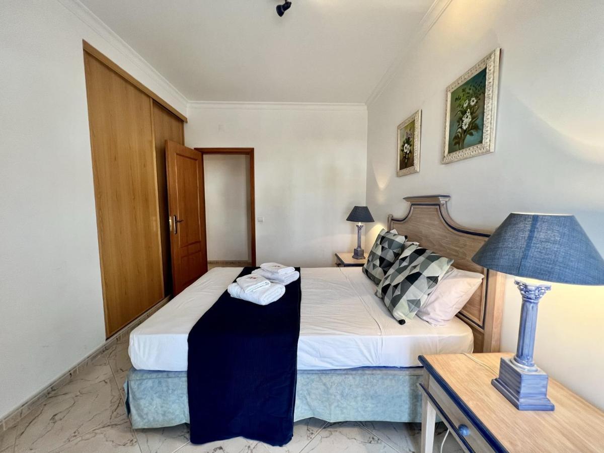 Quarteira Elegant With Pool By Homing Apartman Kültér fotó